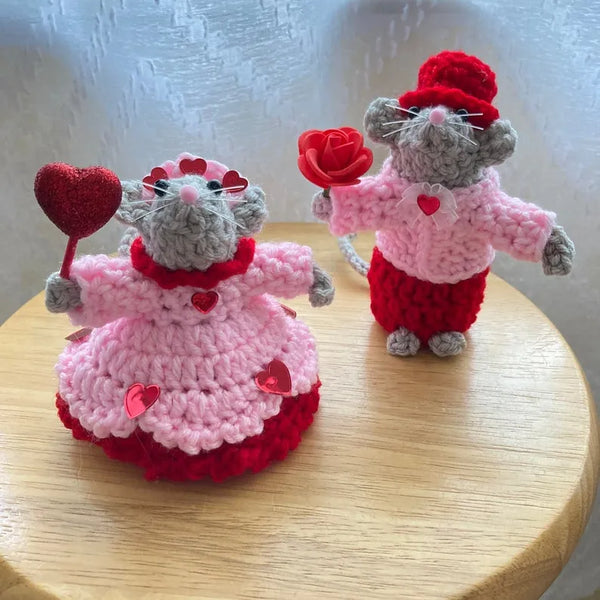 Crochet Valentine Mouse Couple